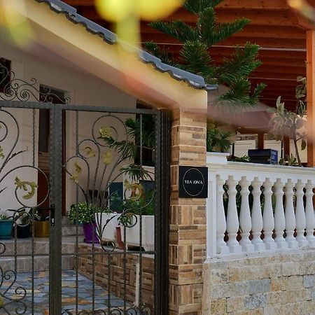 Vila Jon'A Sarande Exterior photo