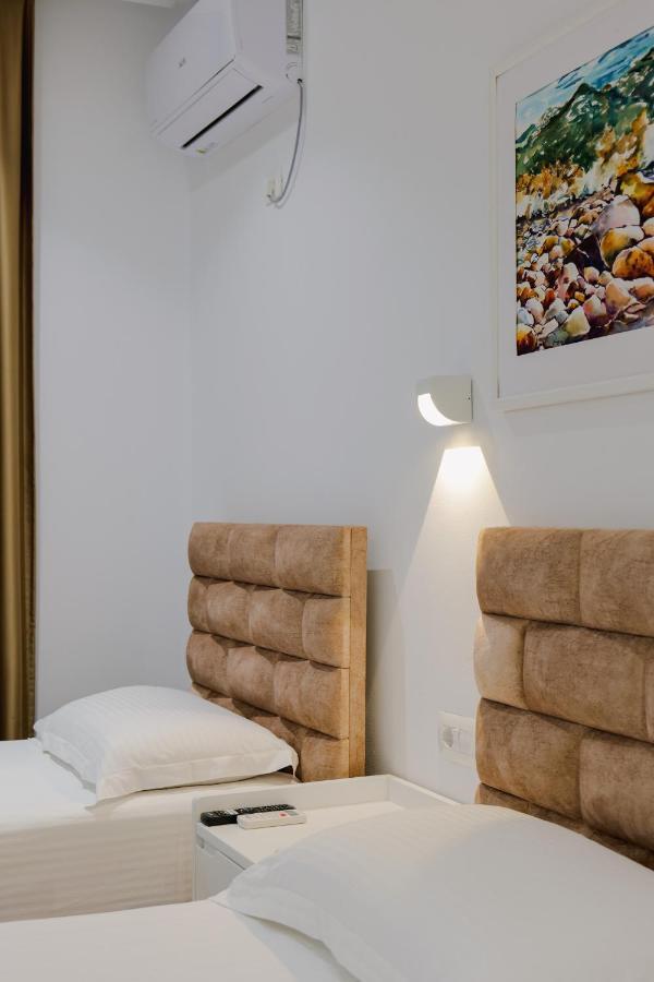 Vila Jon'A Sarande Exterior photo