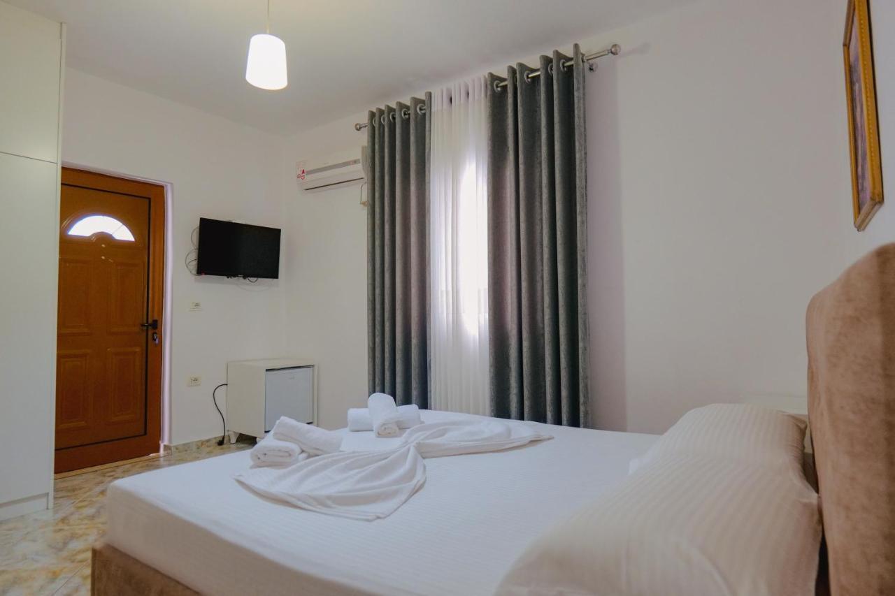 Vila Jon'A Sarande Exterior photo