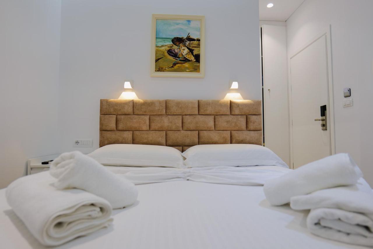Vila Jon'A Sarande Exterior photo